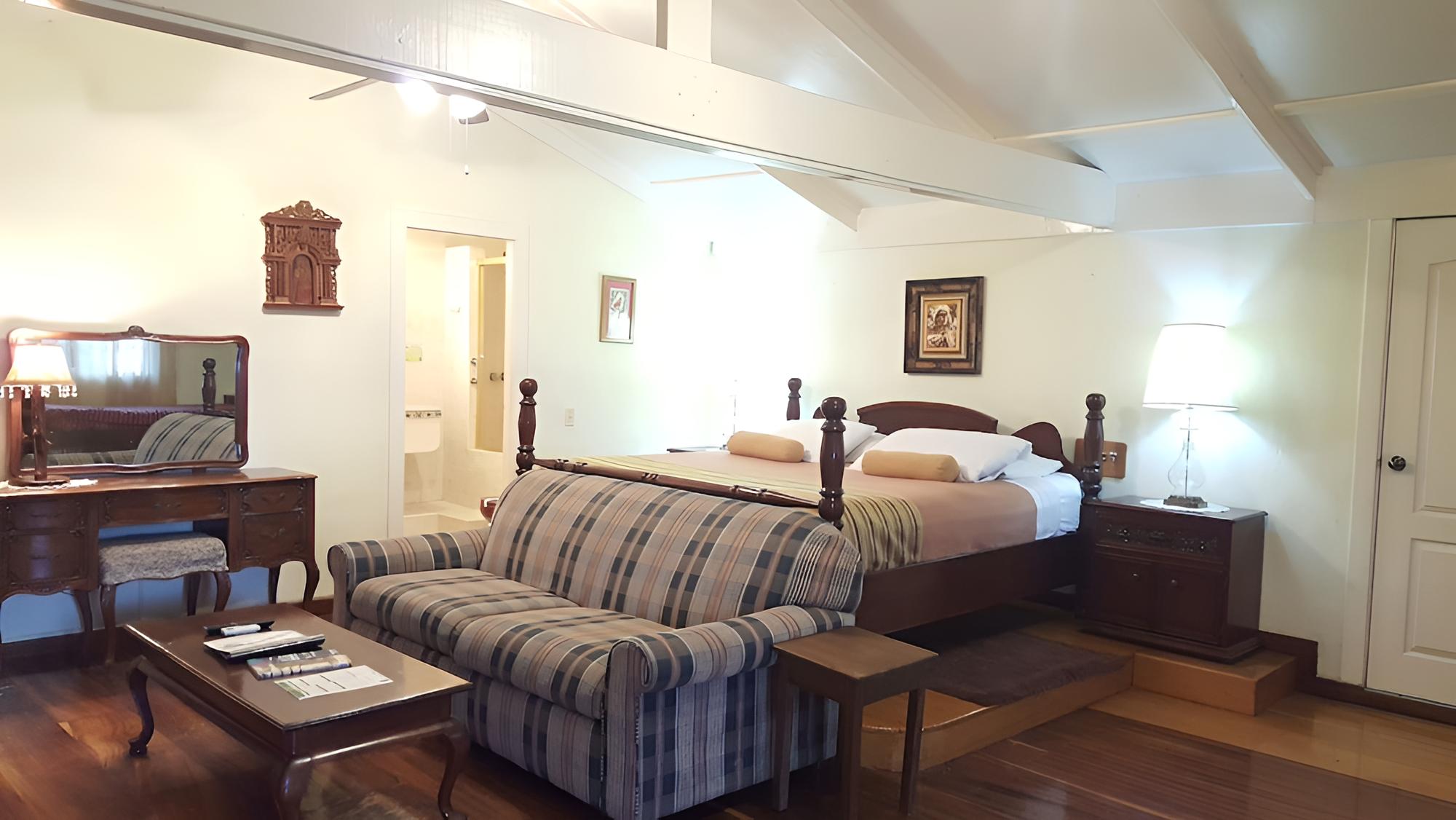 Standard Quadruple Room, 2 Queen Beds