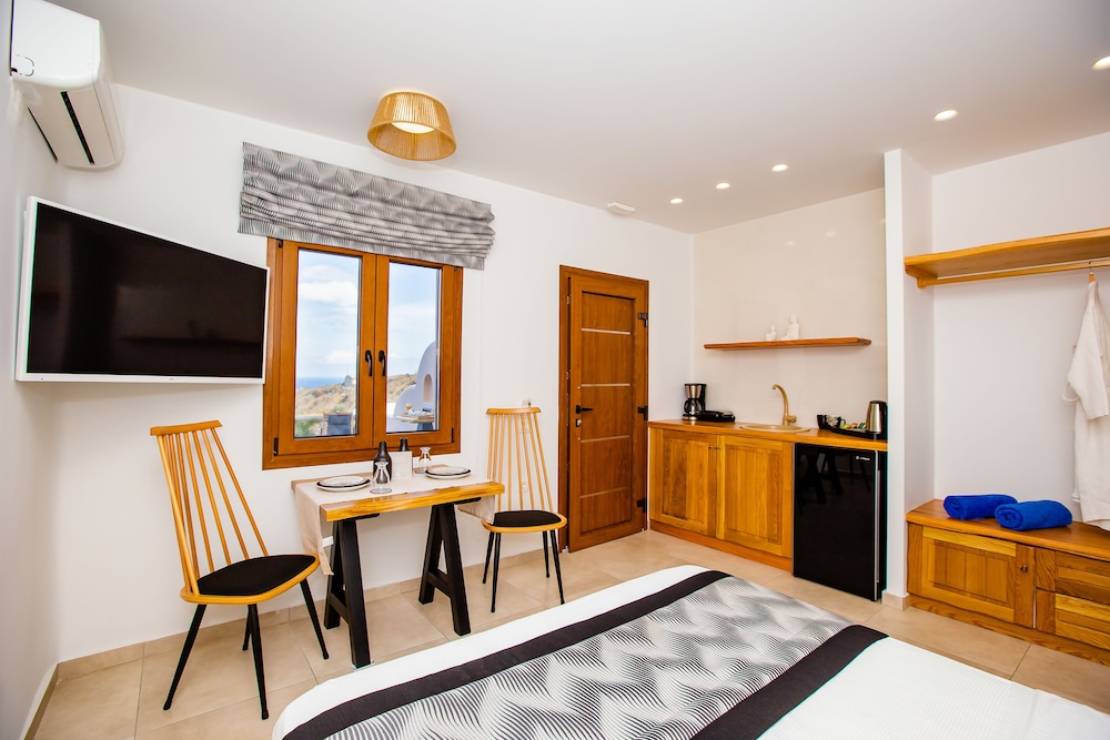 Standard Room, Sea View (& private jetted tub)