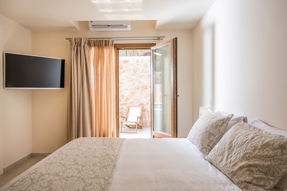 Classic Suite, Garden View (& private Jetted Tub)