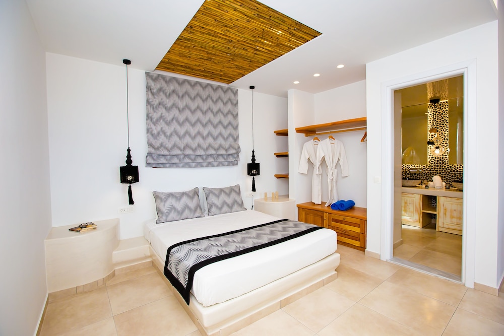 Deluxe Suite, Sea View (& private jetted tub)