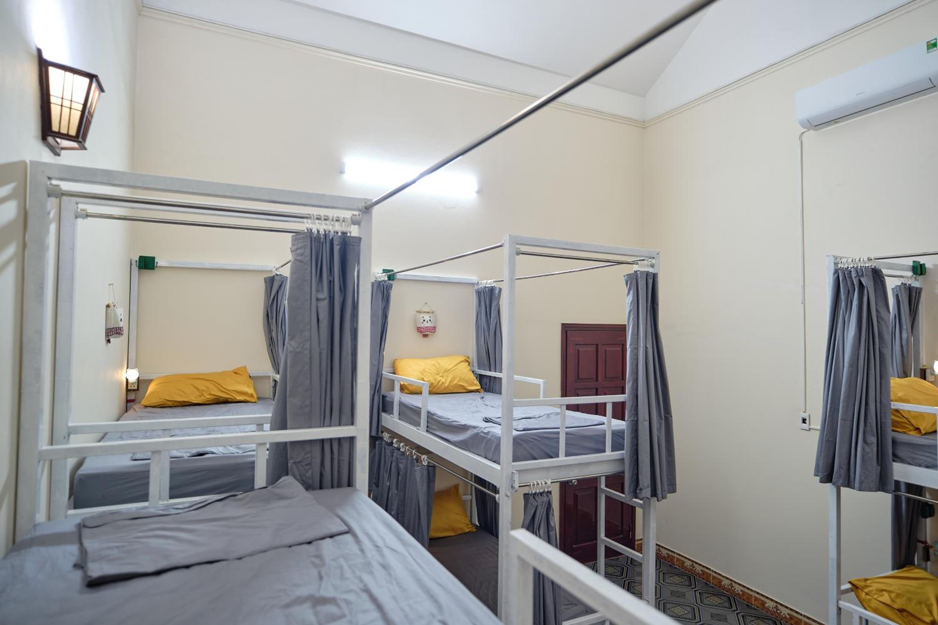 Bed in 8-Bed Mixed Dormitory Room
