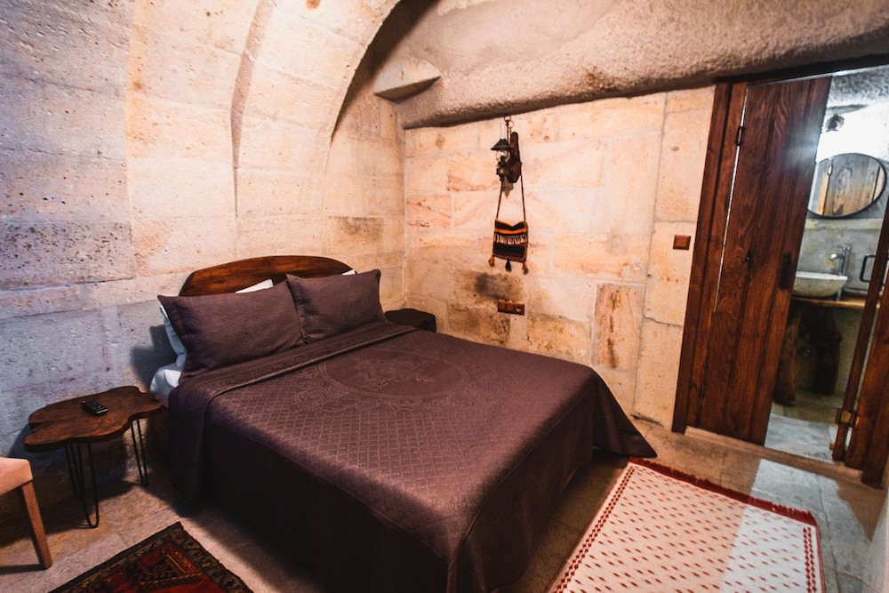 Small Cave Room