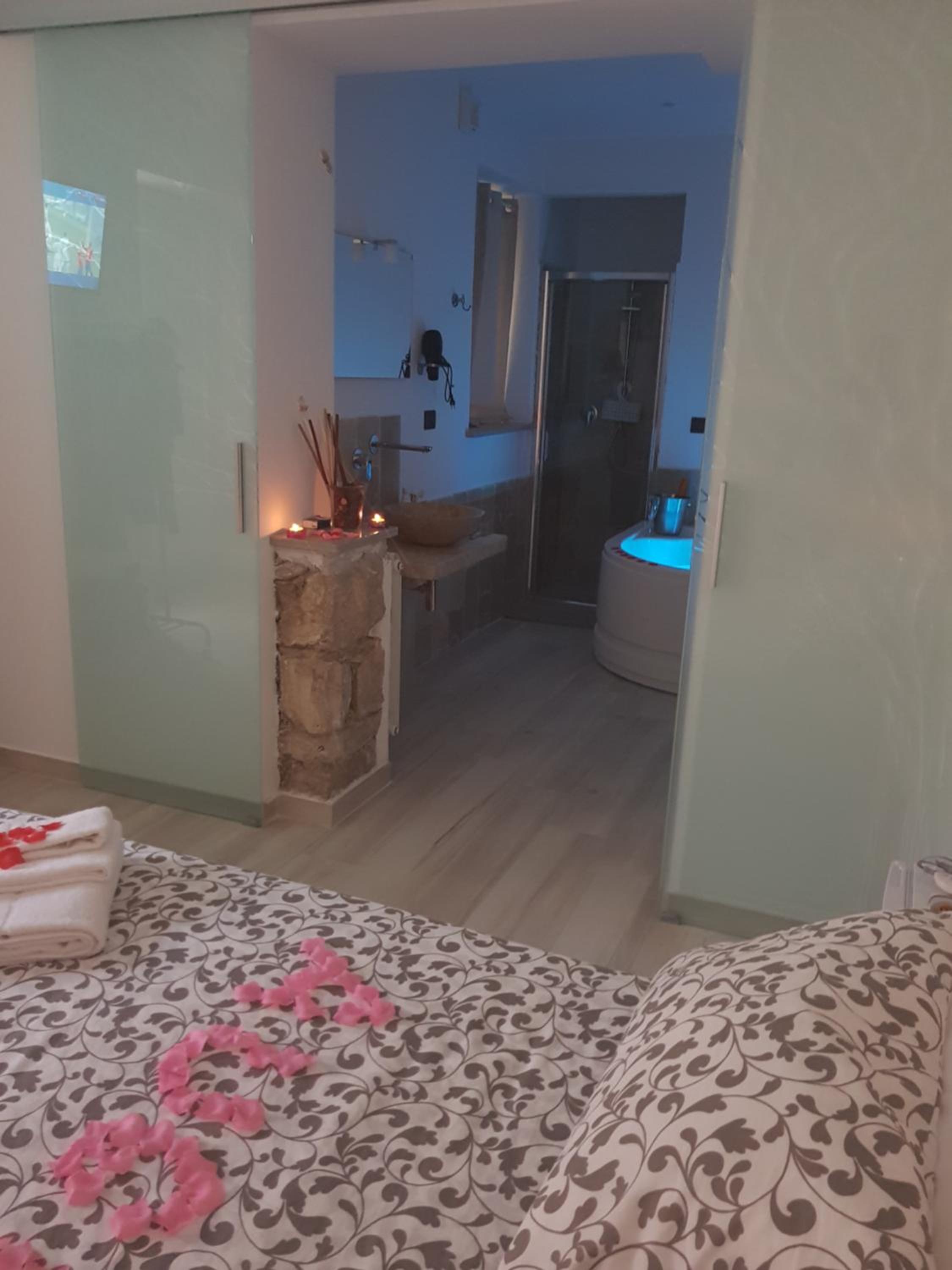 Suite with Spa Bath