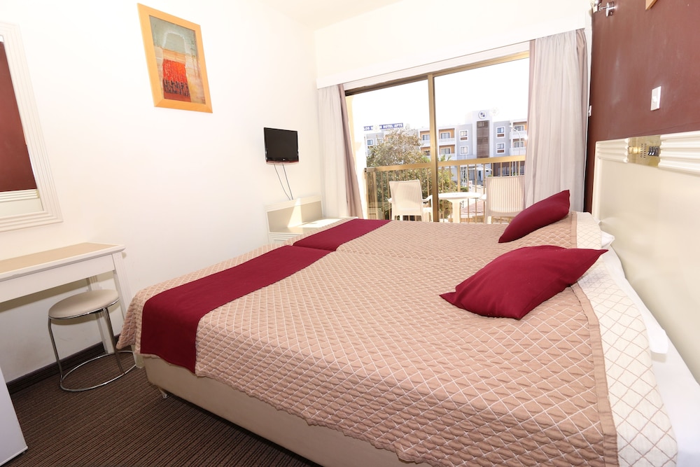 Basic Quadruple Room