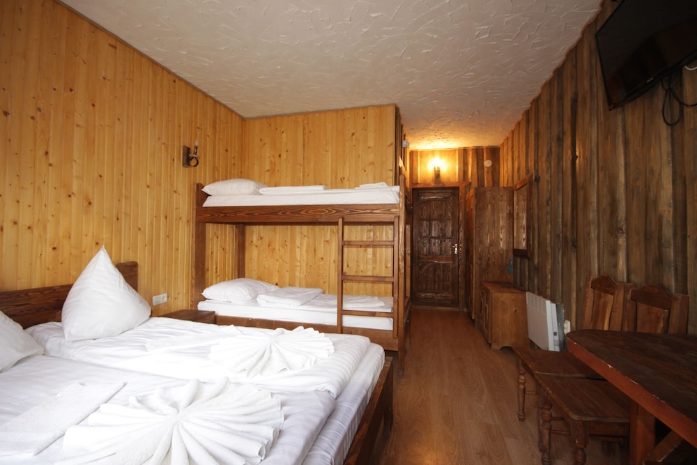 Standard Quadruple Room, Multiple Beds, Non Smoking