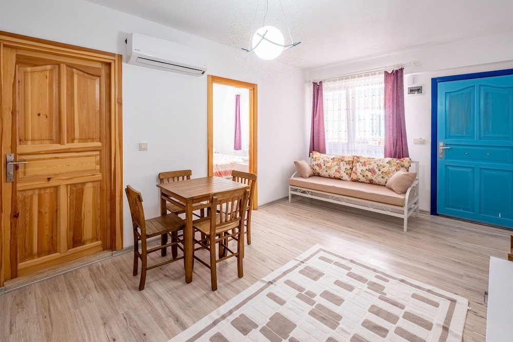 Economy Suite (No View)