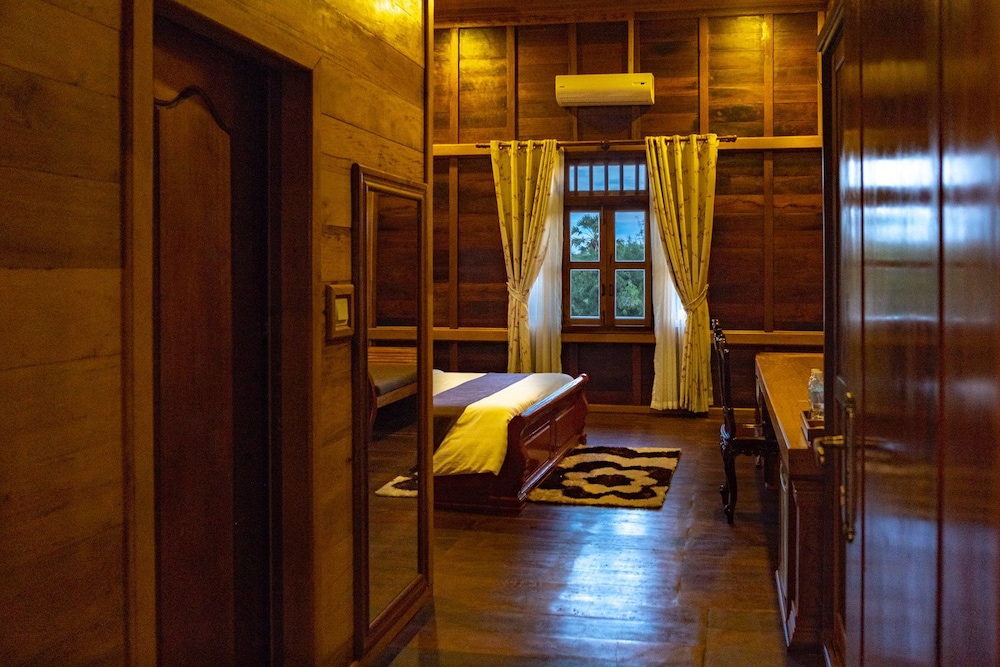 Double Room, 1 King Bed, Balcony