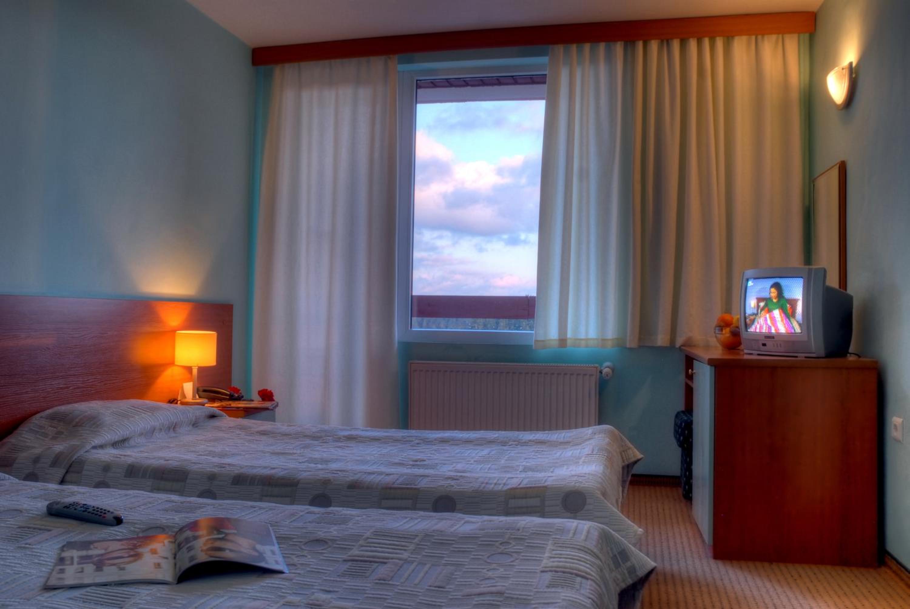 Twin Room (2 Adult)