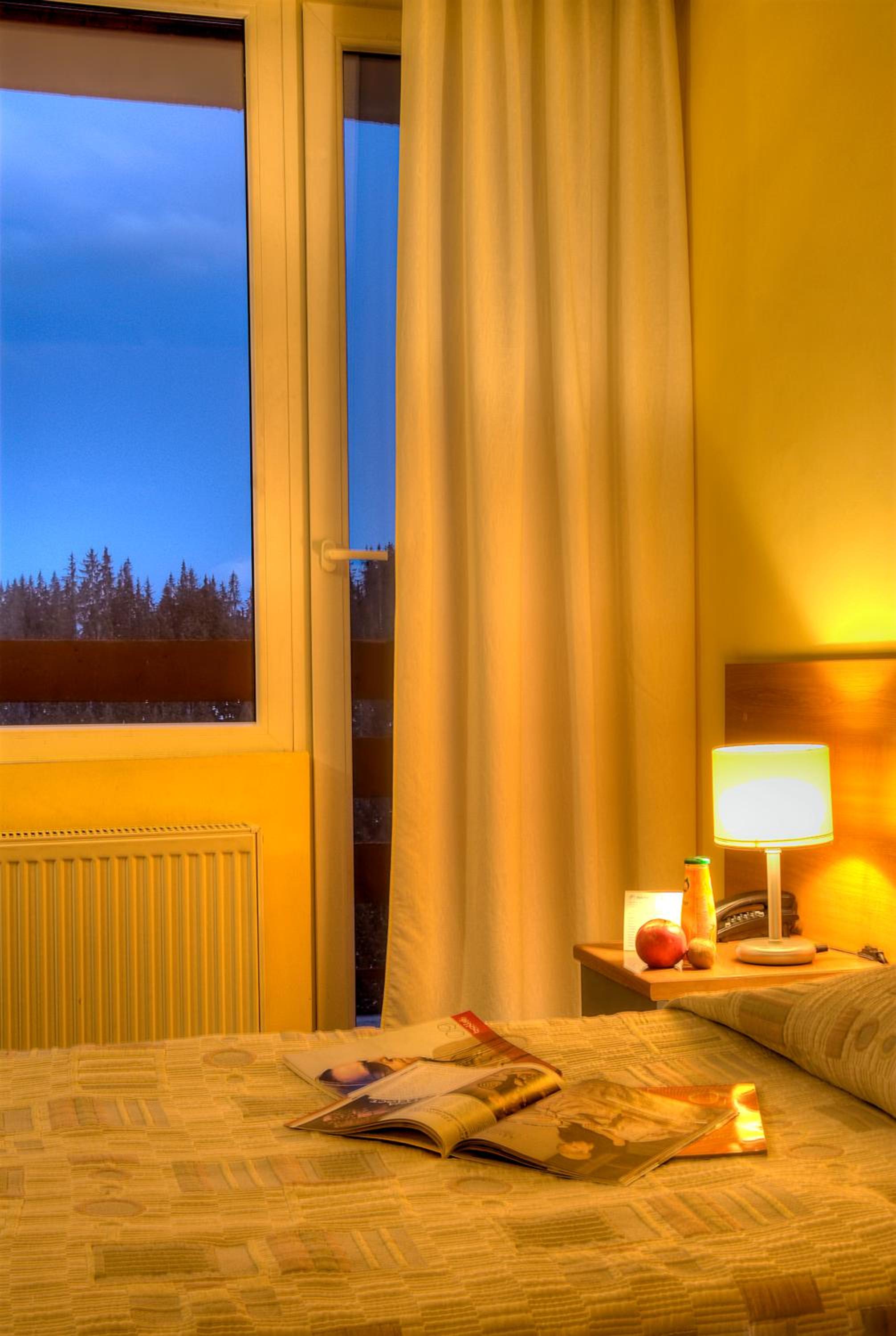 Twin Room (2 Adult + 1 Child)