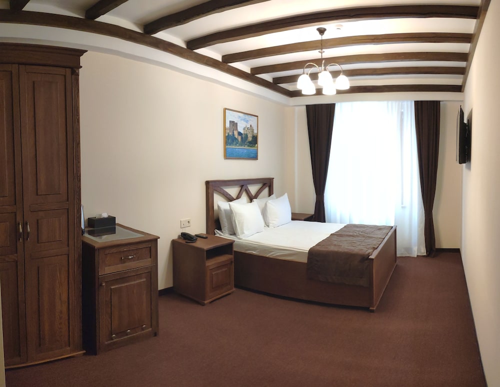 Deluxe Double Room, 1 Queen Bed, City View