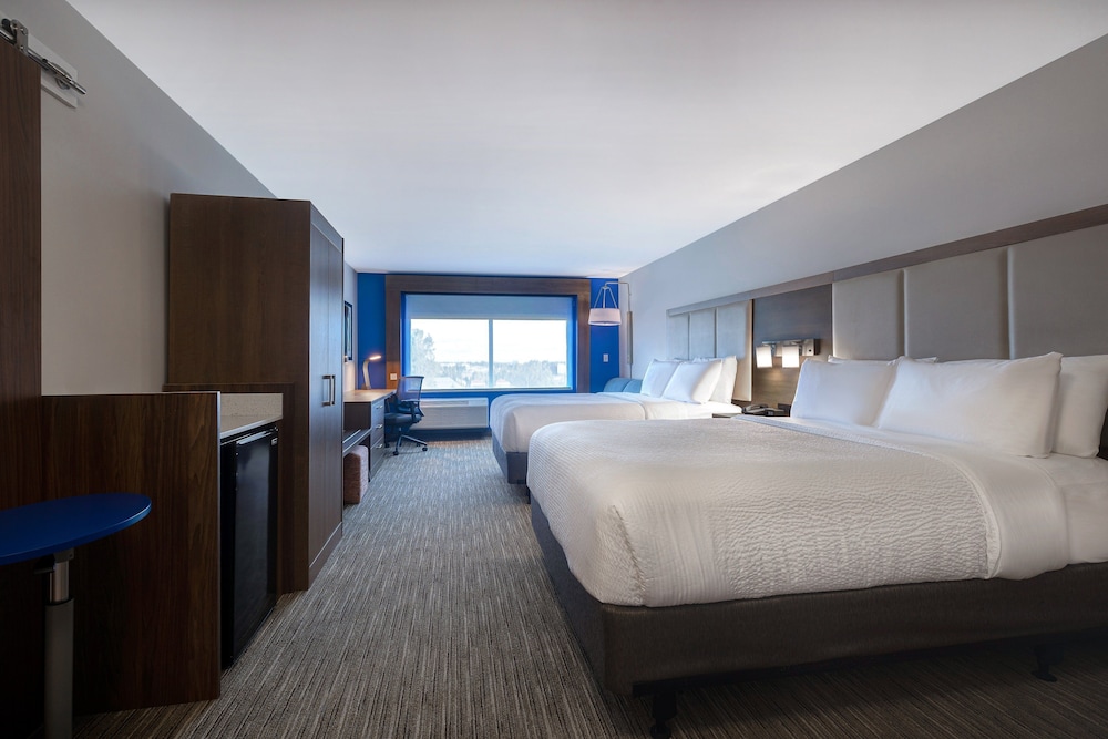 Suite, Multiple Beds
