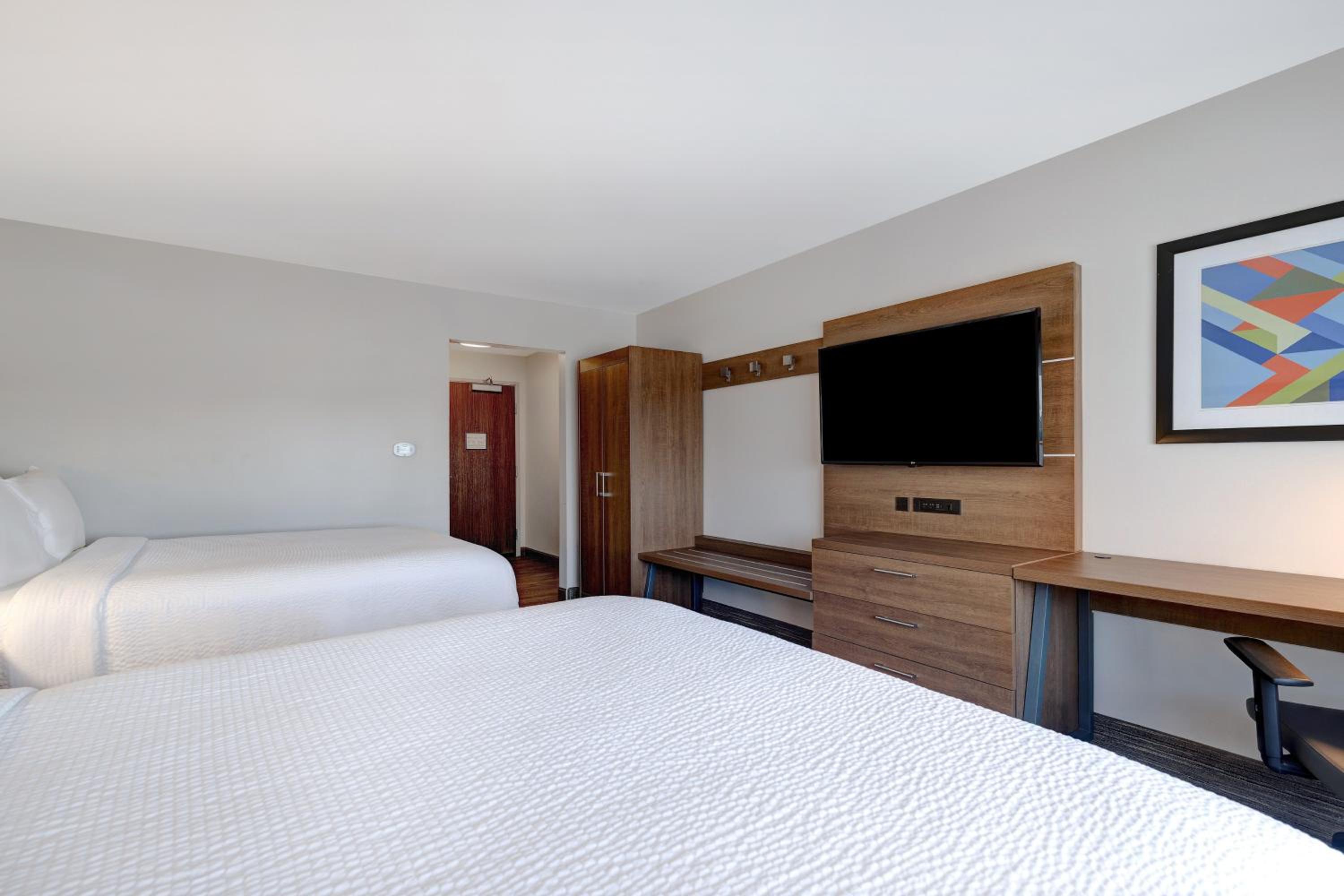 Standard Room with Two Queen Beds