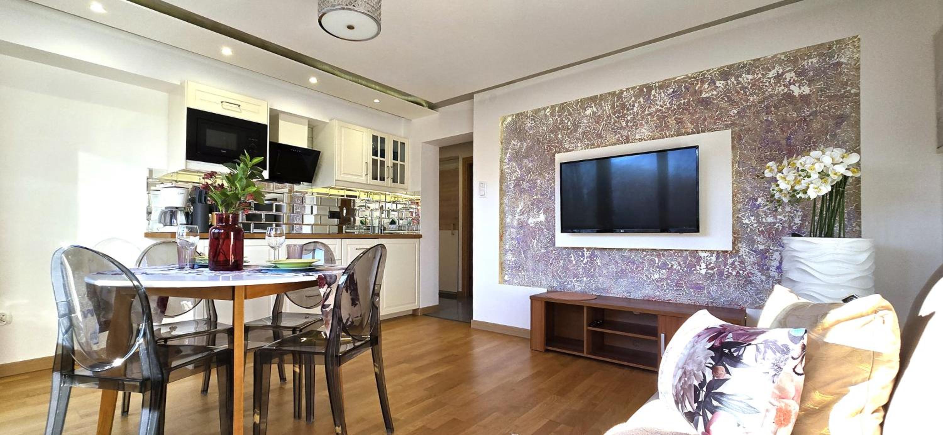 Apartment (6 Adults)