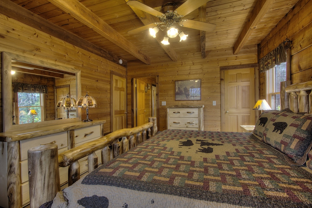 House, Multiple Beds (Almost Heaven #205)