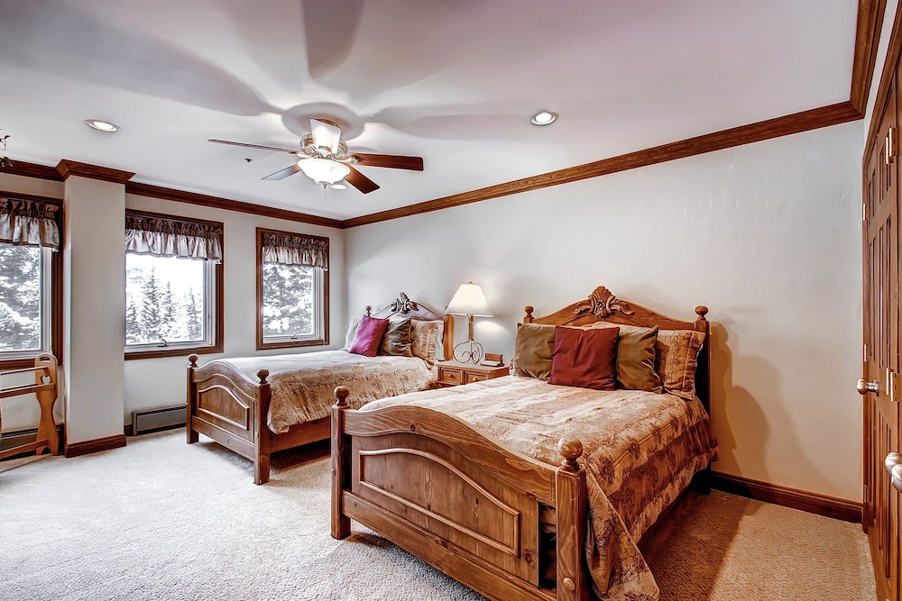 Condo, Multiple Beds (Centennial 2 Bedroom Condo unit no. 5)