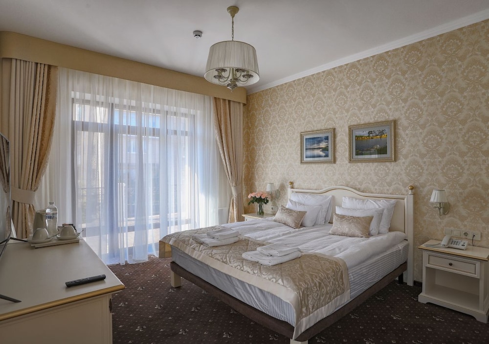Premium Suite, City View