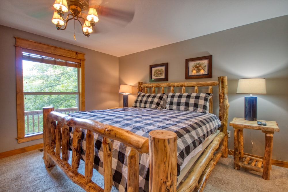 House, Multiple Beds (Black Bear Cinema #4819)