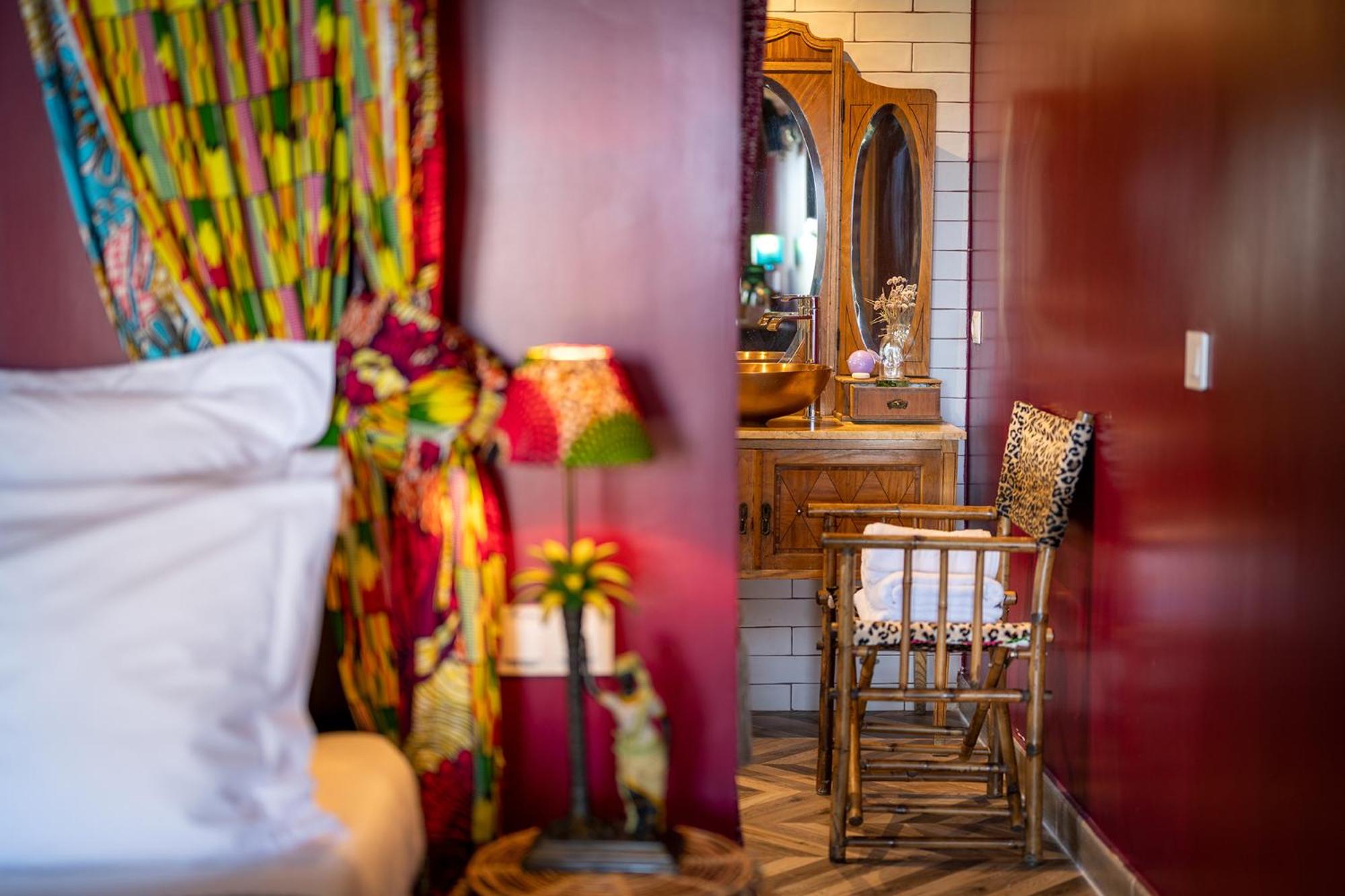 Deluxe Queen Suite