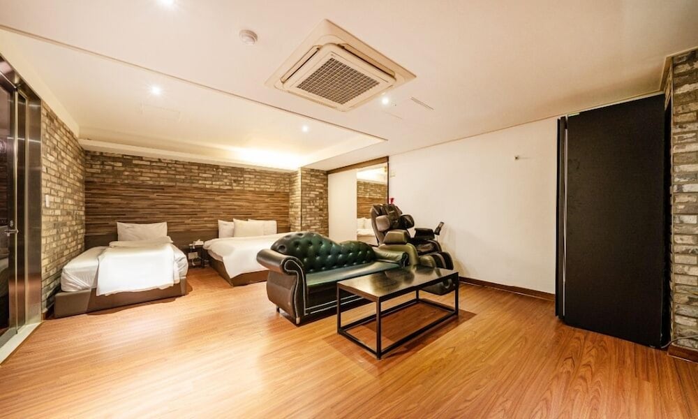 Two-Bedroom Suite