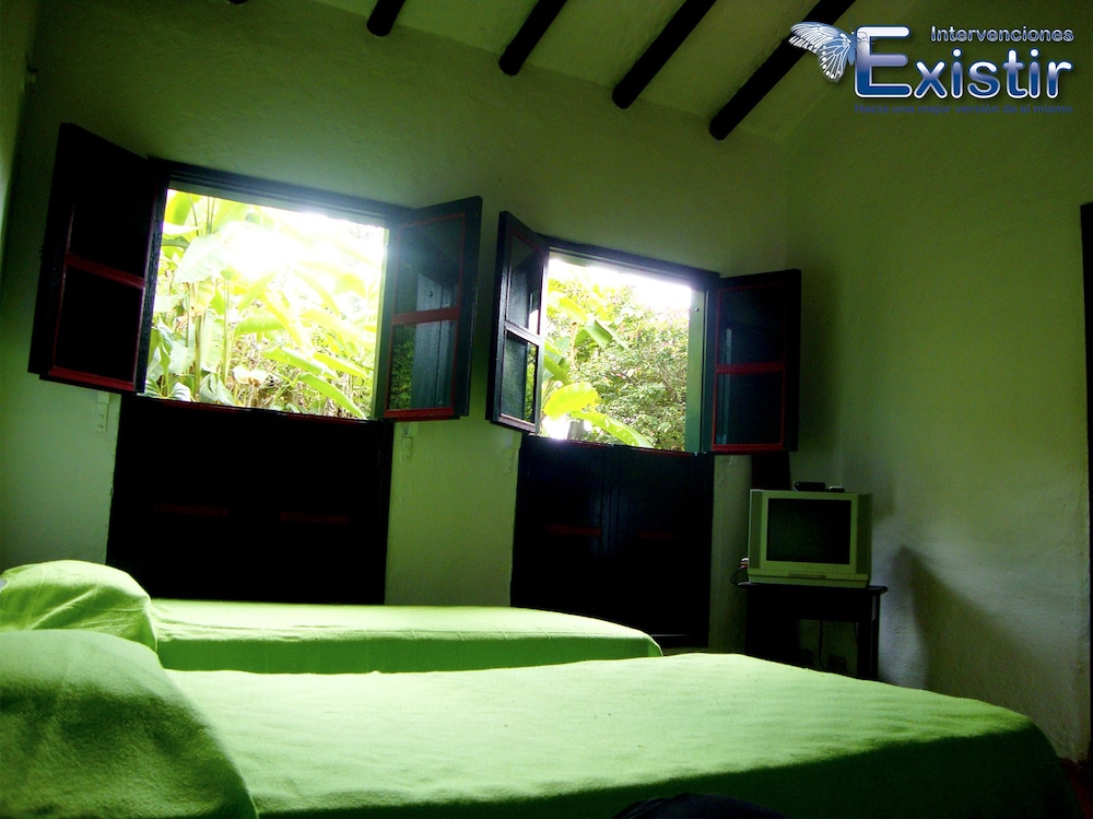 Traditional Duplex, 3 Bedrooms, Private Bathroom, Courtyard View