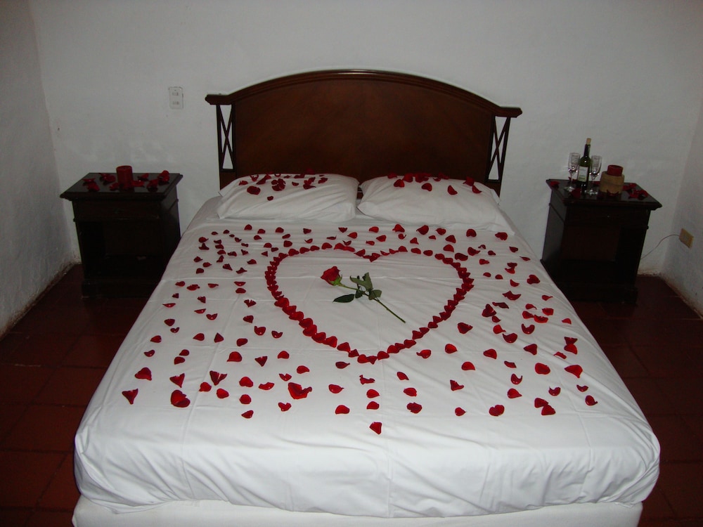 Economy Twin Room, 2 Bedrooms, Non Smoking, Courtyard View
