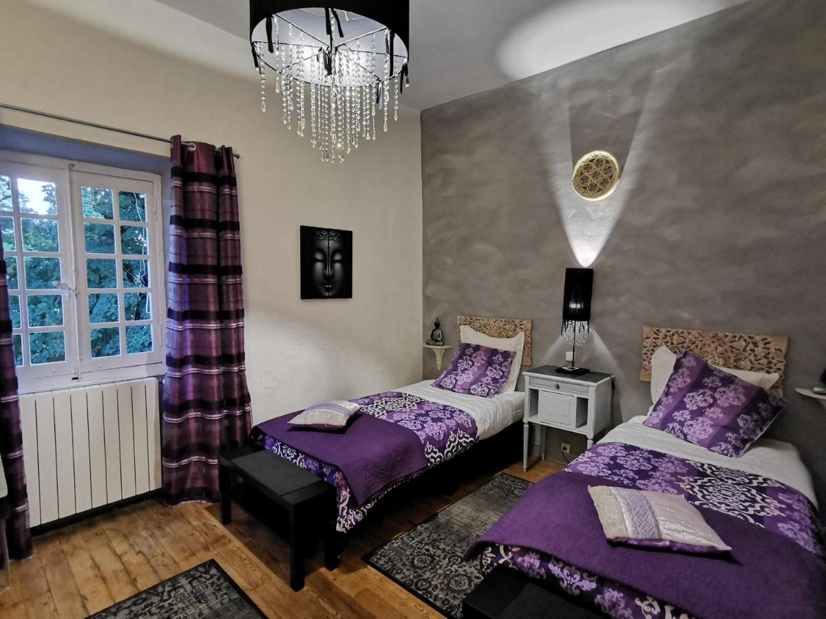 Twin Room with Shared Bathroom