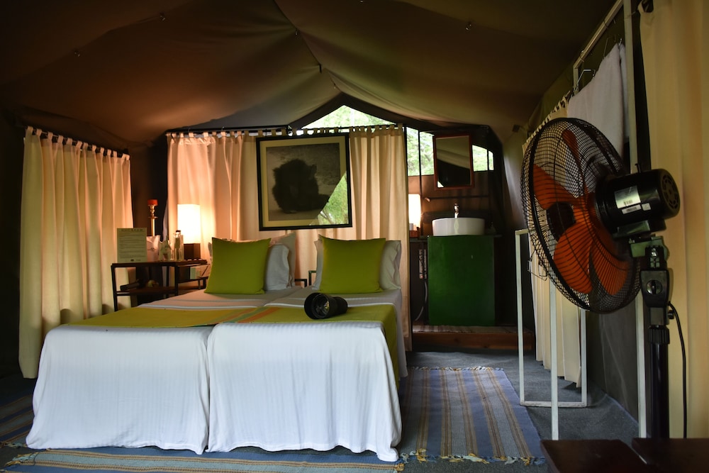 Exclusive Tent, 3 Twin Beds, Non Smoking