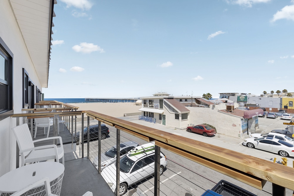 Premier Suite, Multiple Beds, Balcony, Partial Ocean View