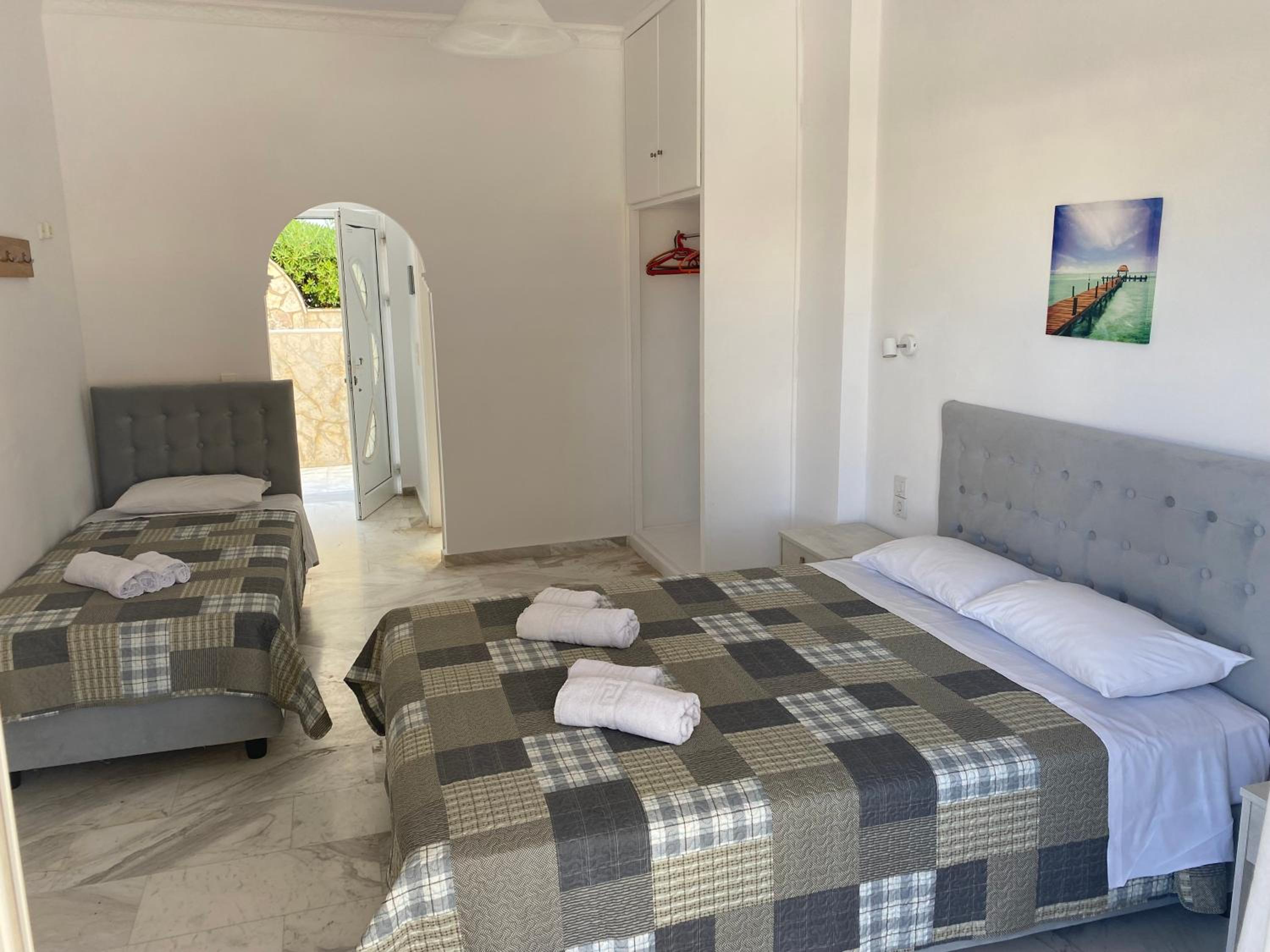 Studio (3 Adults)