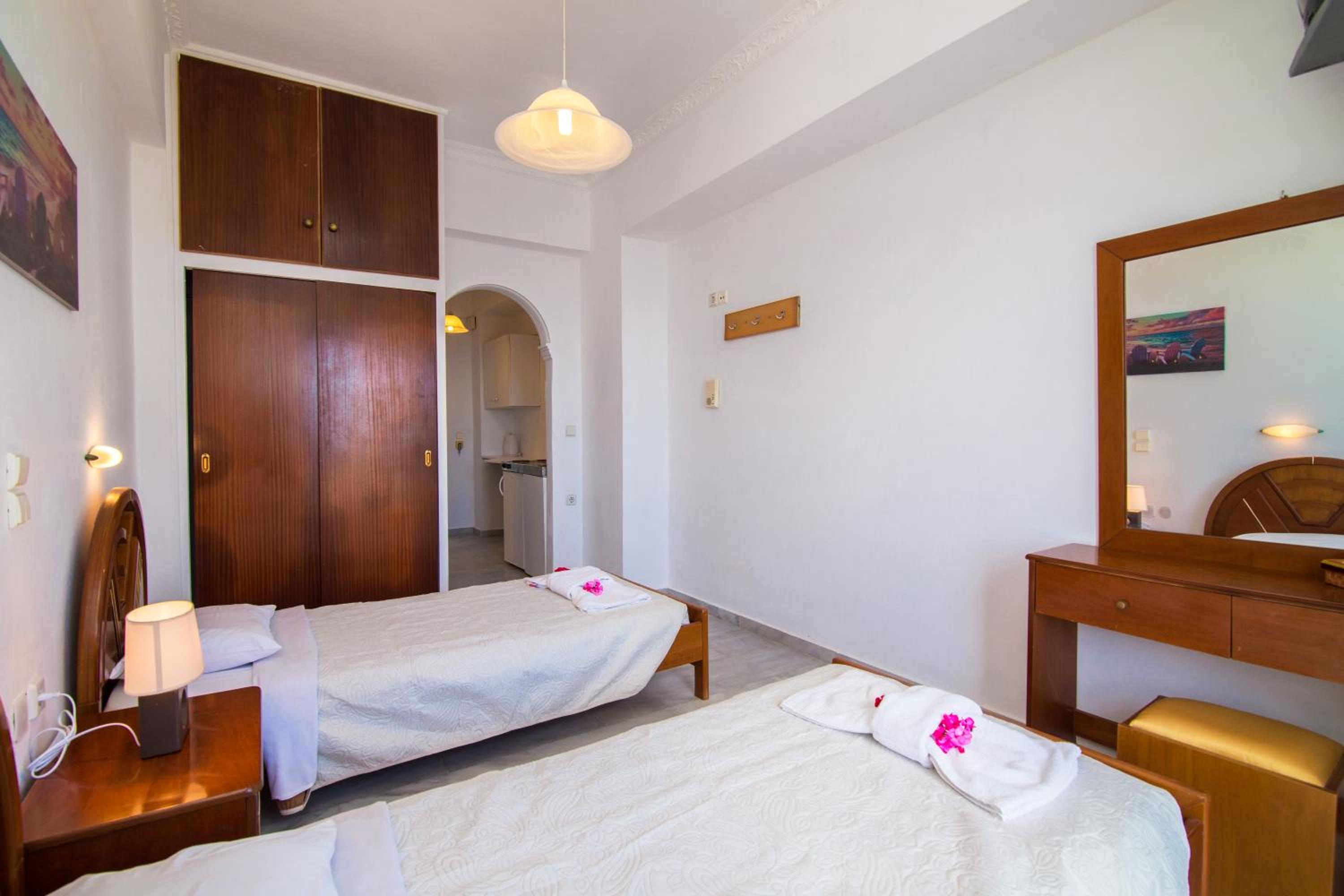 Studio (2 Adults)