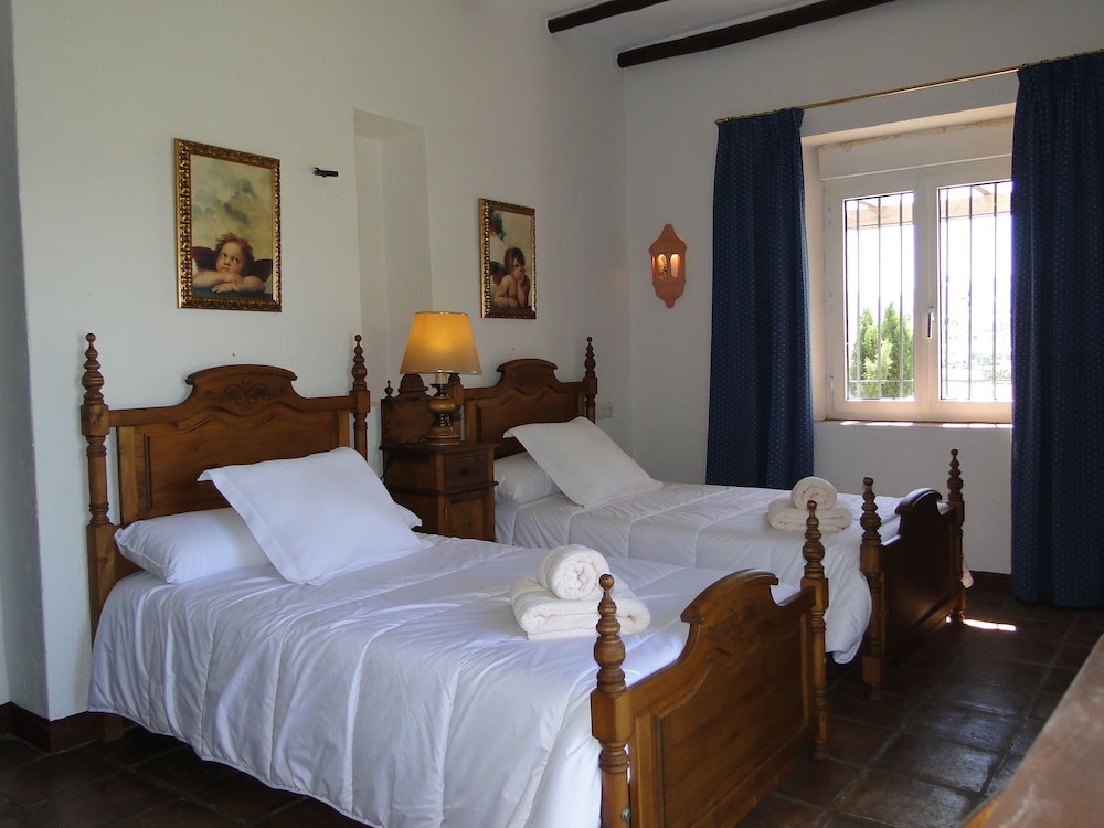 Deluxe Twin Room, Private Bathroom, Courtyard View