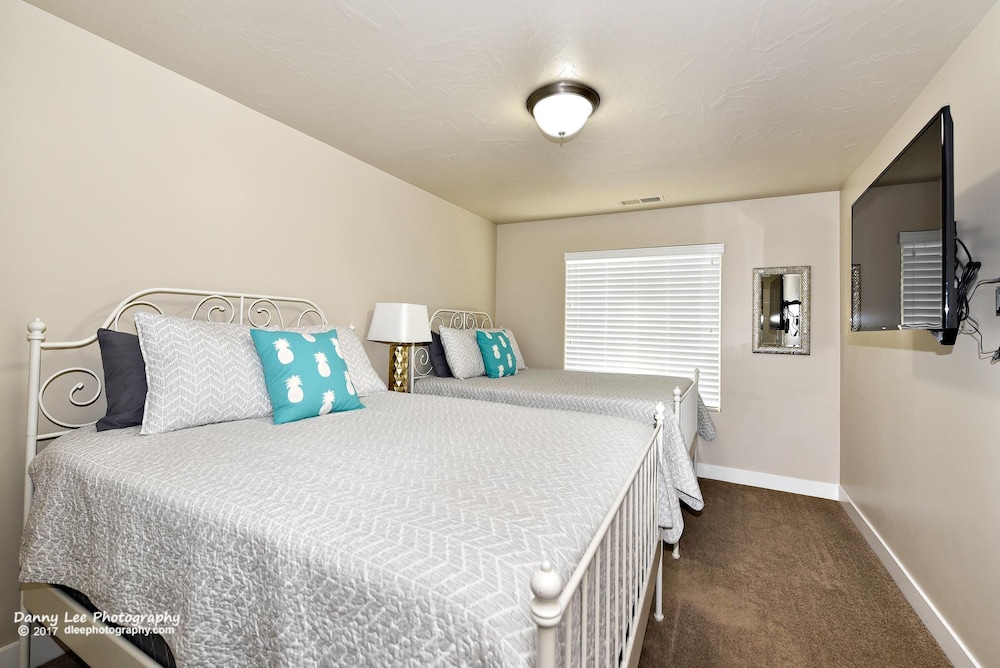 Townhome, Multiple Beds, Mountain View (Western Sky)