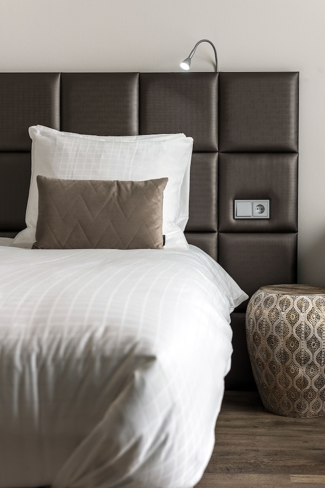 Double Room, Shower