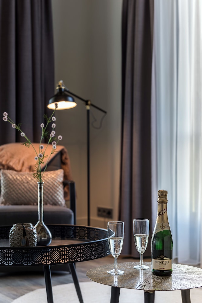 Luxury Suite, Jetted Tub