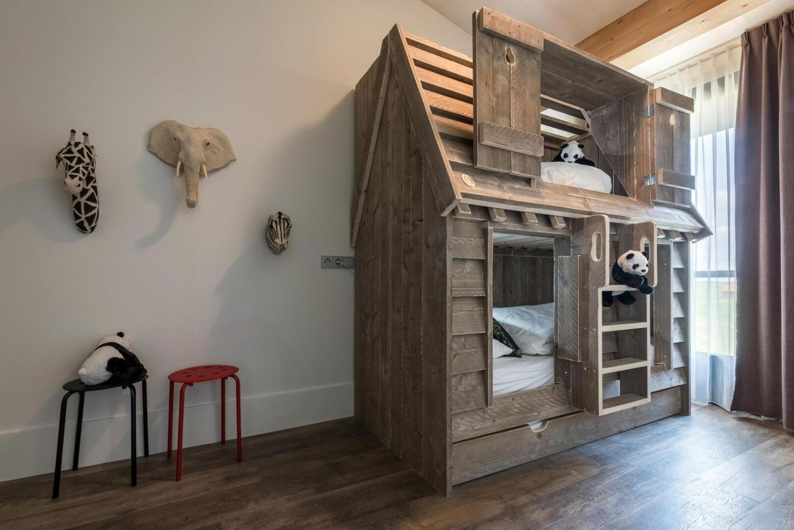 Deluxe Family Suite