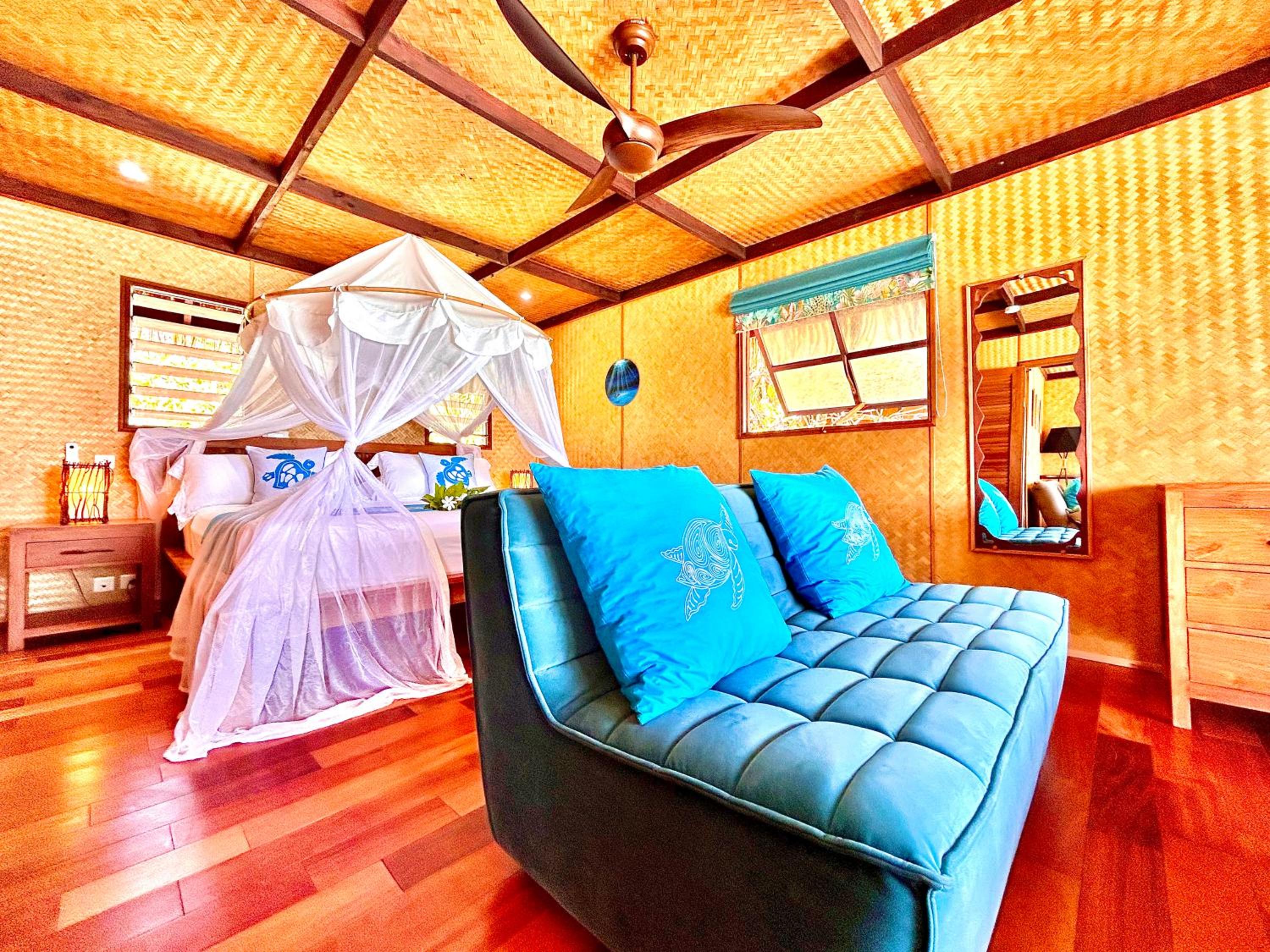 Sunrise Premium Bungalow - Huahine View