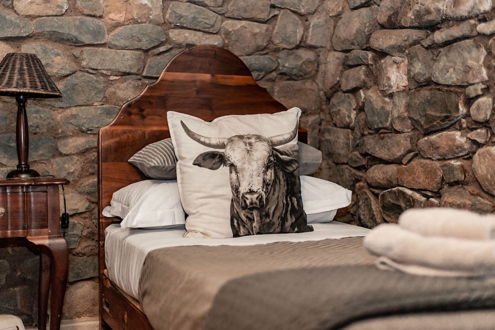 Traditional Cottage, Multiple Beds, Mountain View (Homestead)