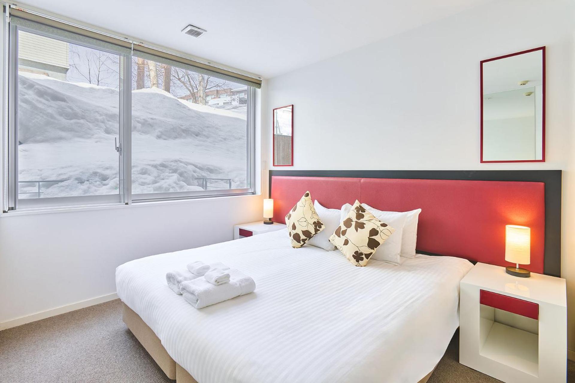 Youtei Tracks Condo 1 Bedroom