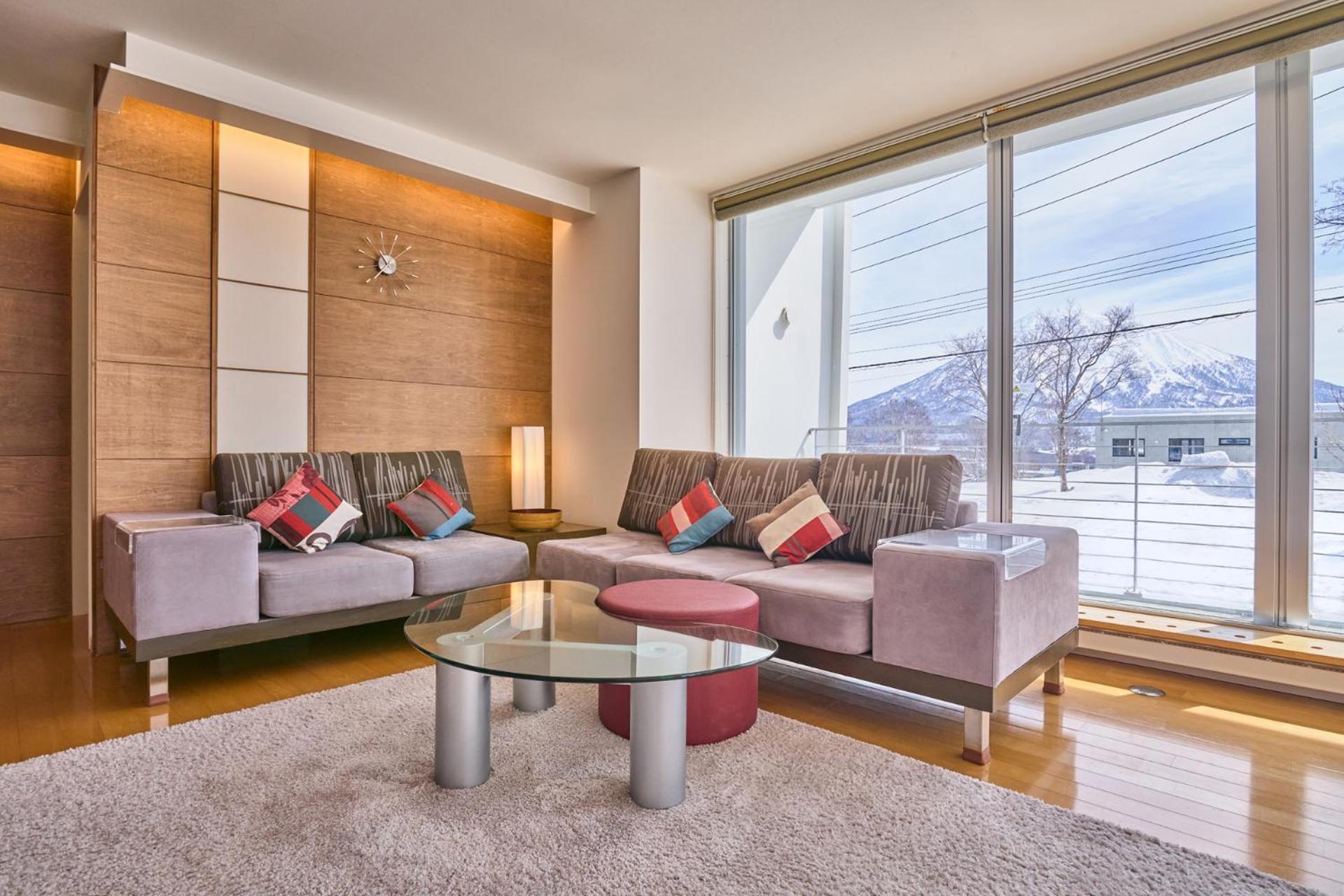 Youtei Tracks Condo 2 Bedroom