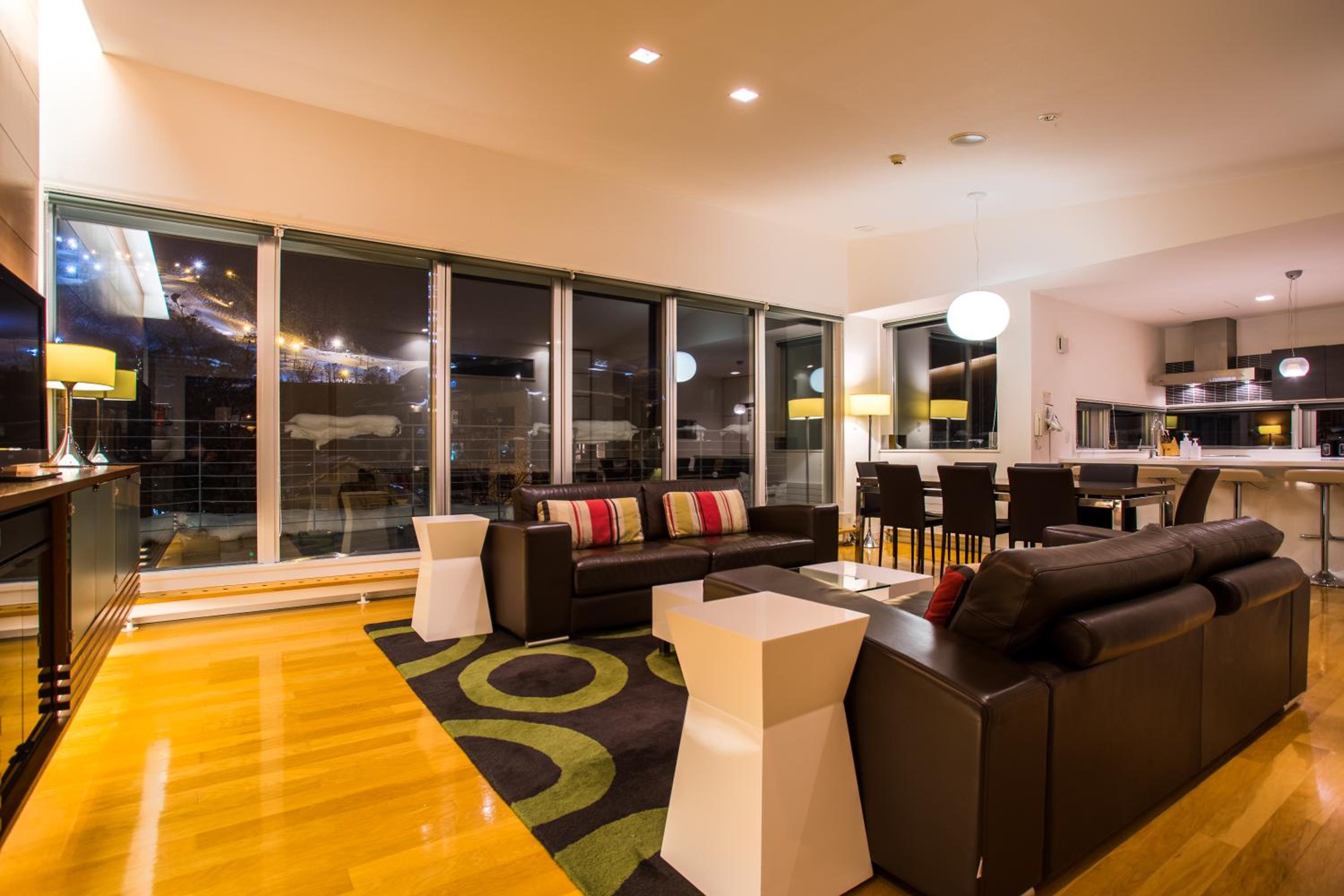Youtei Tracks Condo 2 Bedroom Penthouse