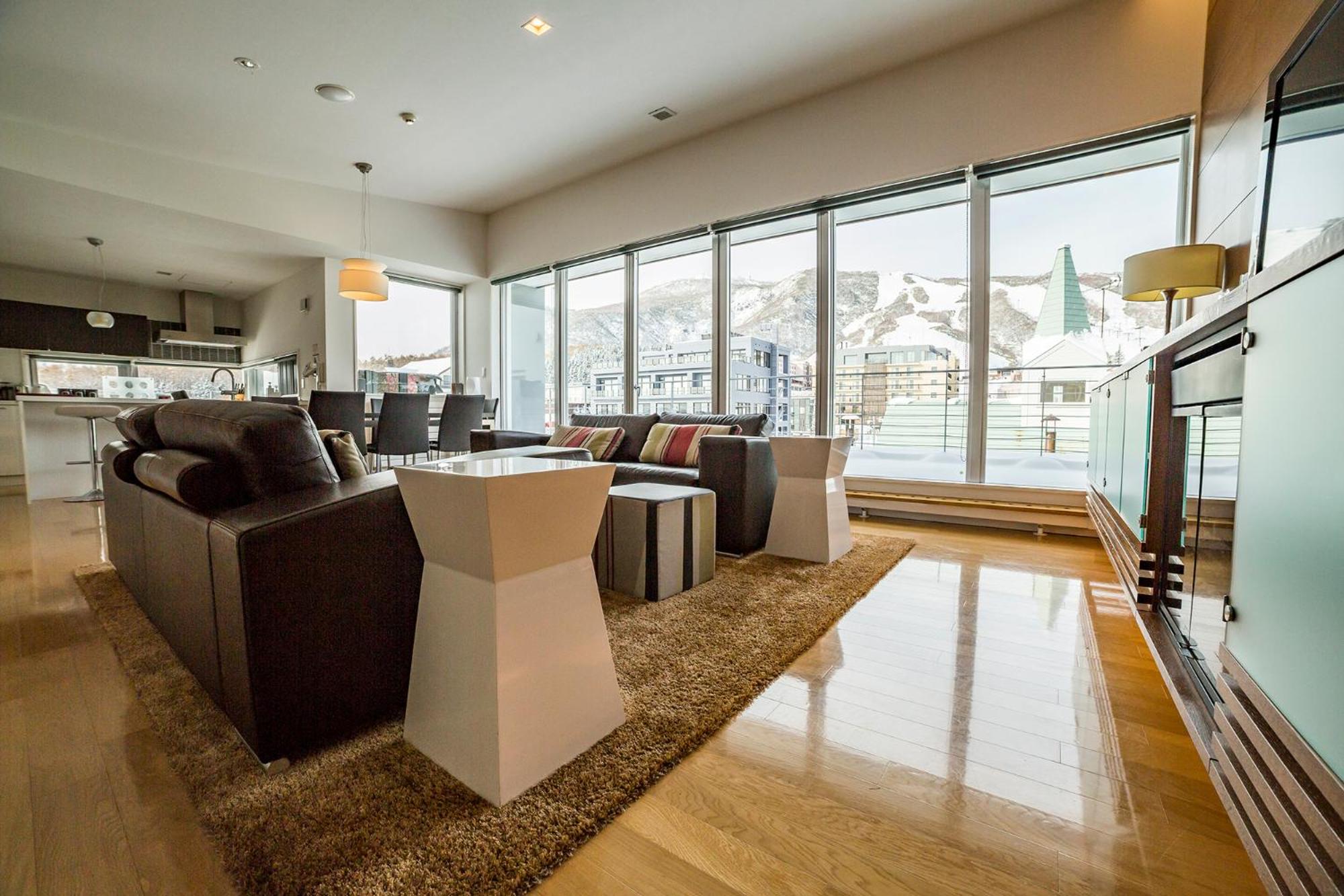 Youtei Tracks Condo 3 Bedroom Penthouse