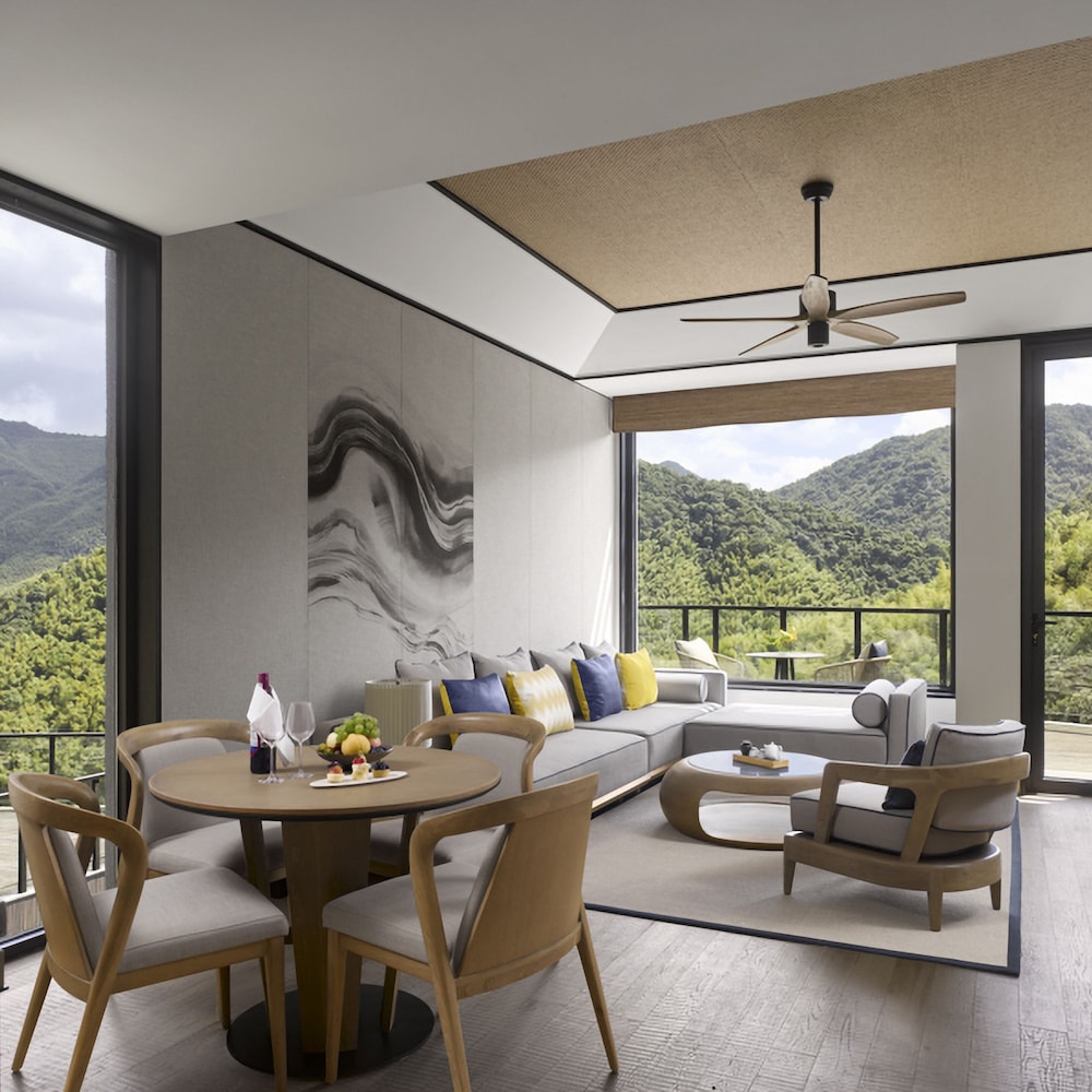 Deluxe Duplex Villa (1 room)