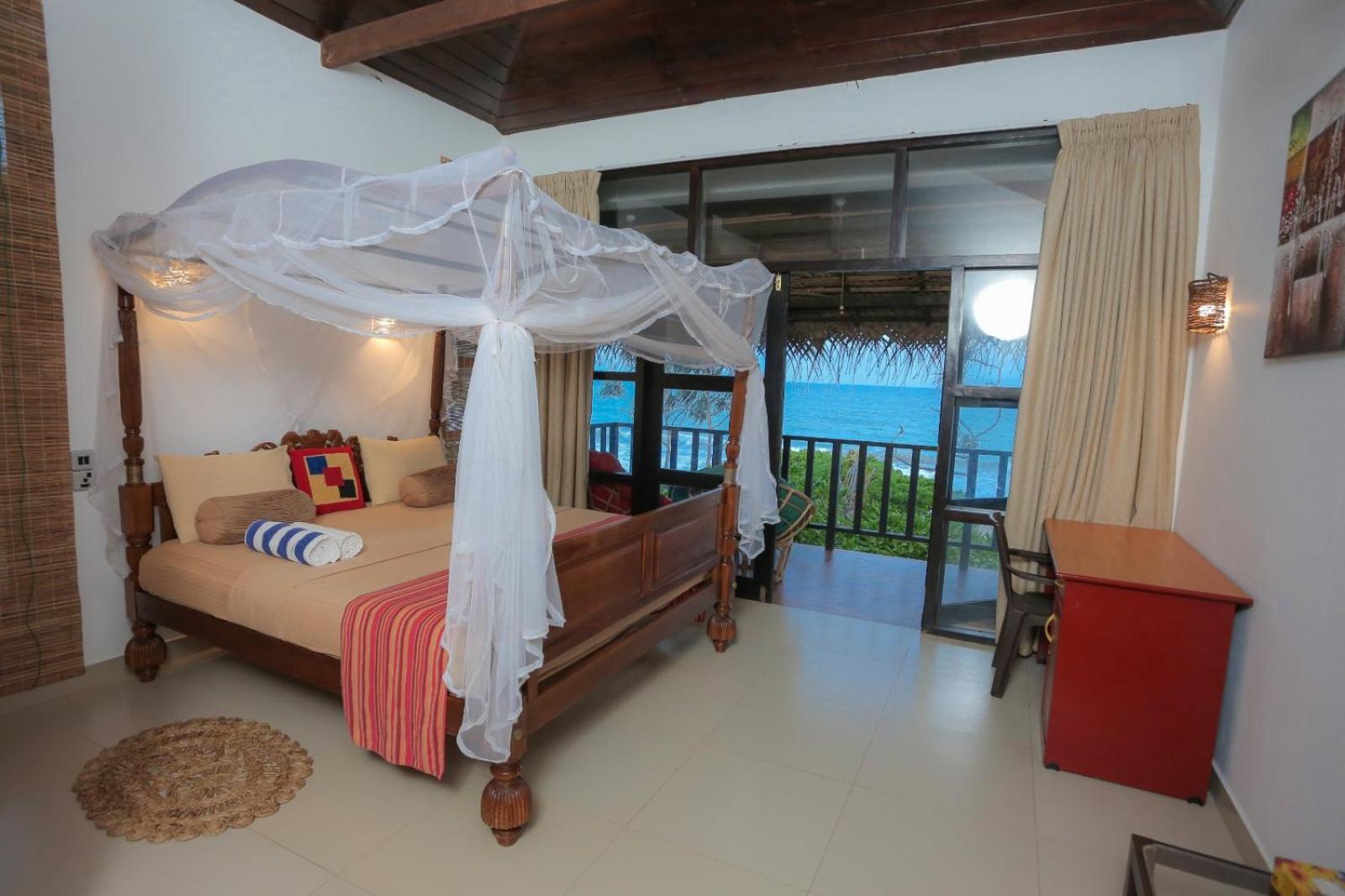 Deluxe Double Room with Balcony and Sea View