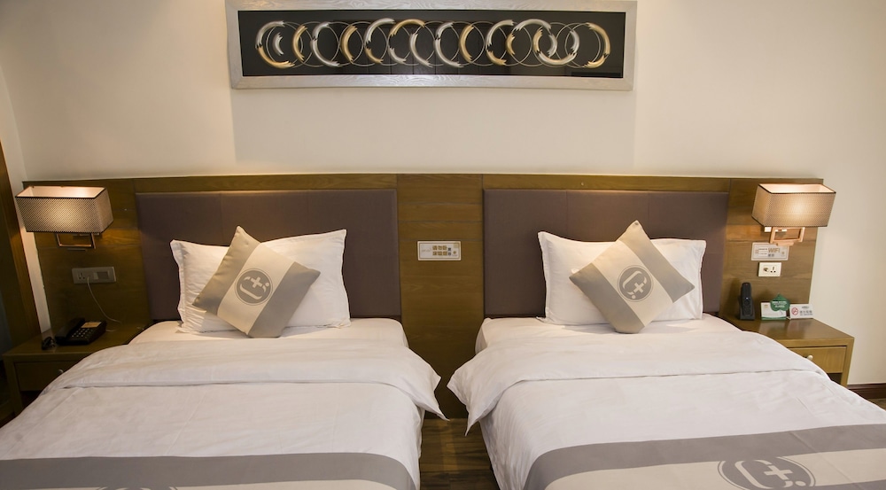 Luxury Double Or Twin Room, Multiple Beds, Smoking, City View