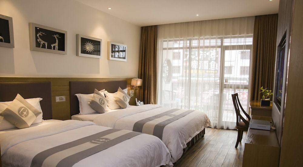 Family Double Or Twin Room, Multiple Beds, Smoking, City View