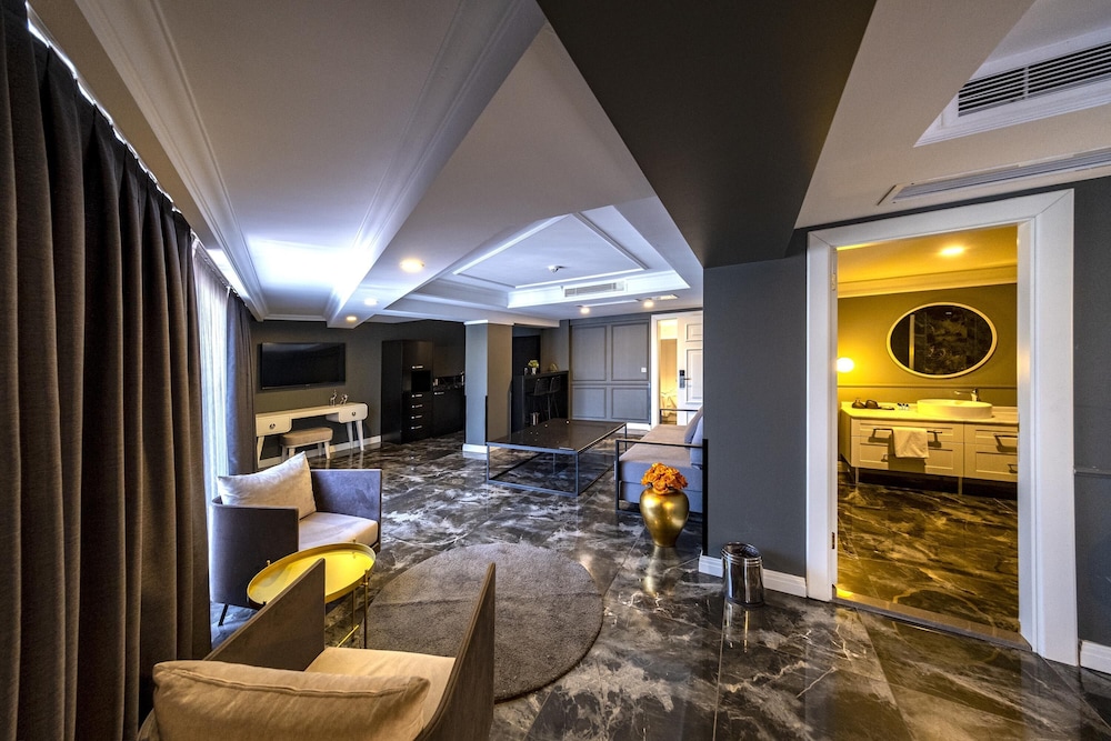 Executive Suite
