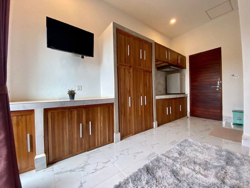 Luxury Studio, 1 King Bed with Sofa bed, City View