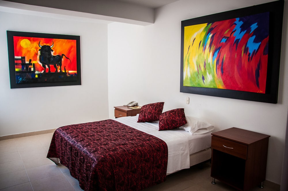 Basic Double Room Single Use, 2 Twin Beds, Private Bathroom
