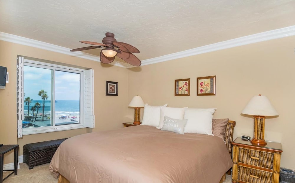 House, Multiple Beds (Pier View Escape)