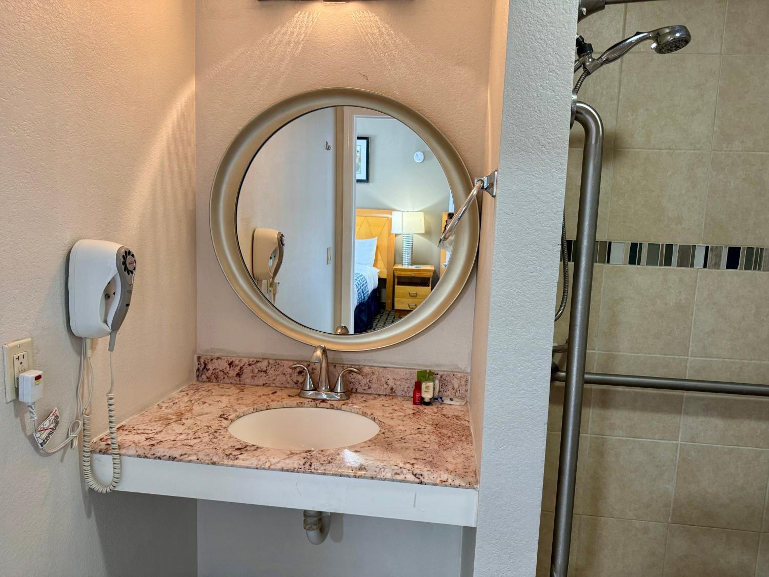 Quadruple Room with Roll-In Shower - Disability Access/Non Smoking